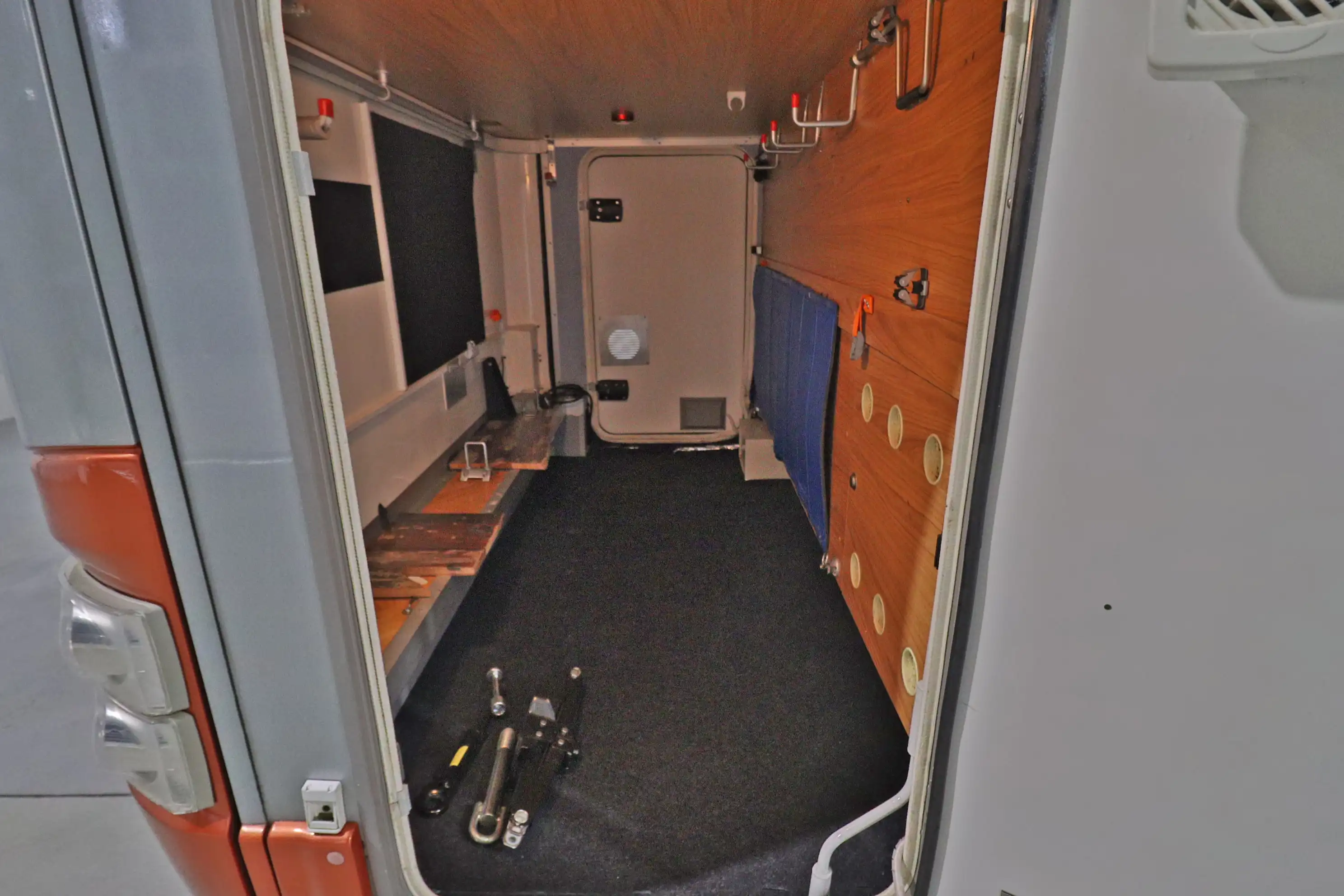 BUERSTNER Mega Van IT 675